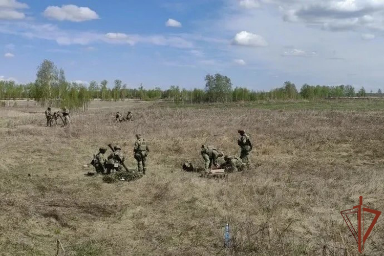 Артиллеристы отряда спецназа «Ермак» Сибирского округа Росгвардии закрепили профессиональные навыки в ходе плановых занятий