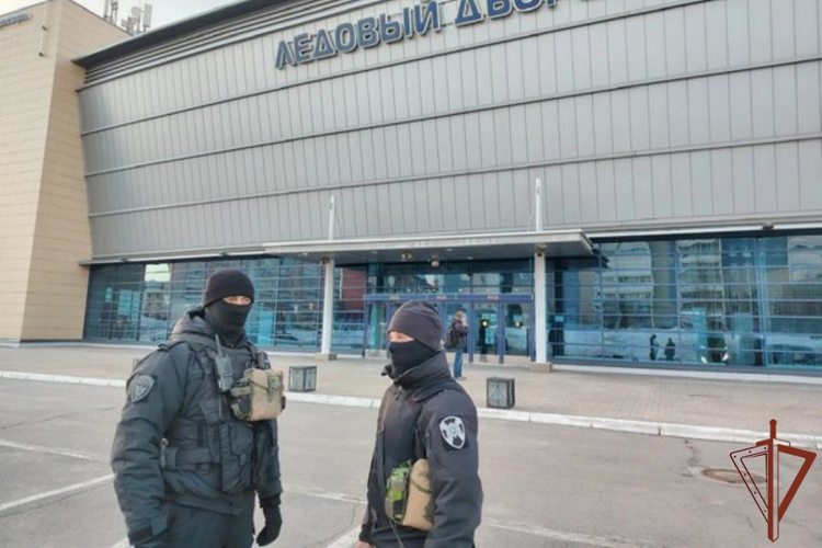 В Череповце сотрудники Росгвардии обеспечили безопасность хоккейного матча «Северсталь» – «АК Барс»