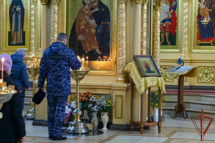 Подразделения Росгвардии обеспечивают правопорядок в период празднования Крещения Господня в Сибири