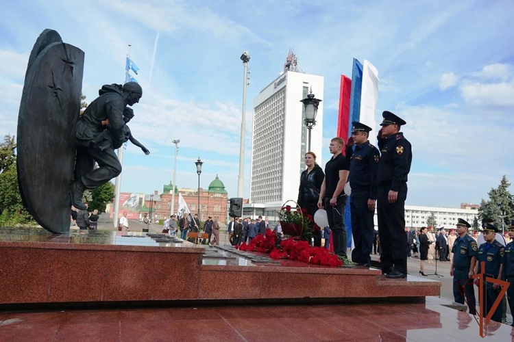 В Приволжье росгвардейцы почтили память жертв терактов в День солидарности в борьбе с терроризмом