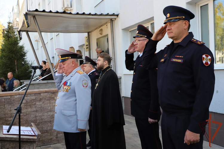 В Самаре росгвардейцы приняли участие в церемонии принятия торжественного обещания кадет