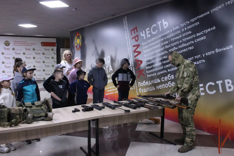 Росгвардейцы провели праздничные мероприятия для юных жителей Сибири