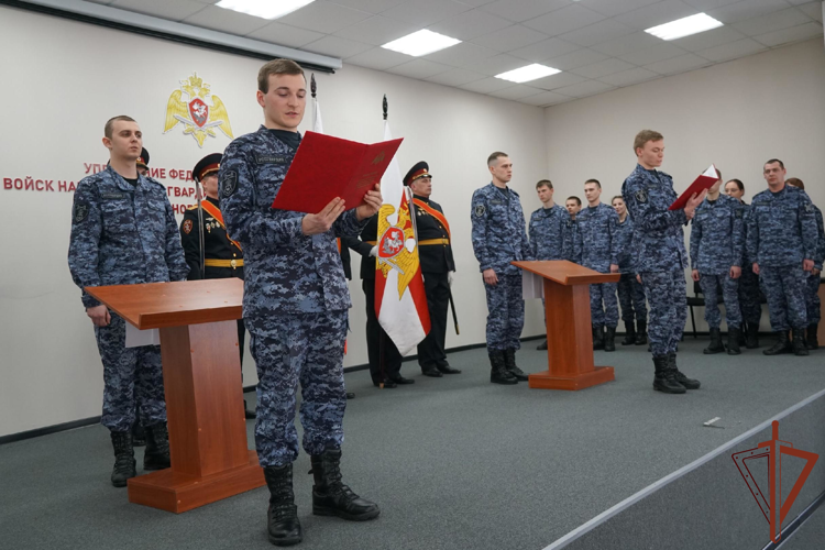 В Ульяновске молодые росгвардейцы присягнули на верность Отечеству