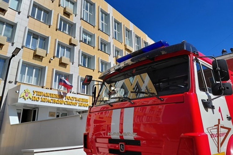Росгвардия и МЧС провели совместное противопожарное учение на ведомственном объекте в Красноярске