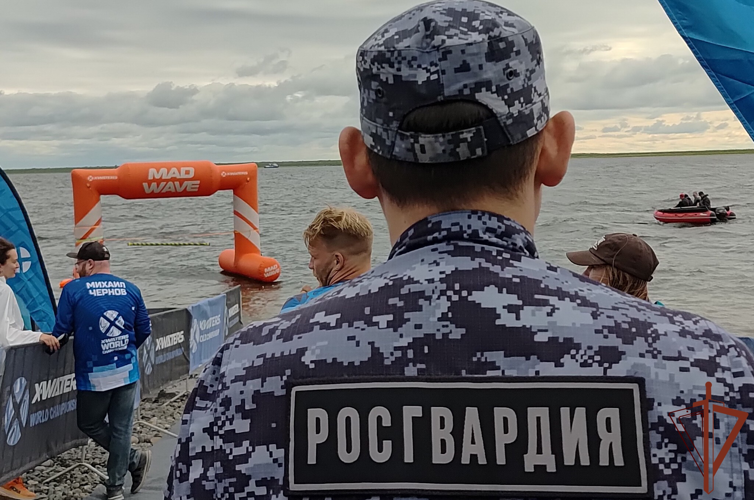 Росгвардия обеспечила общественный порядок во время проведения экстремального заплыва в арктической зоне Красноярского края
