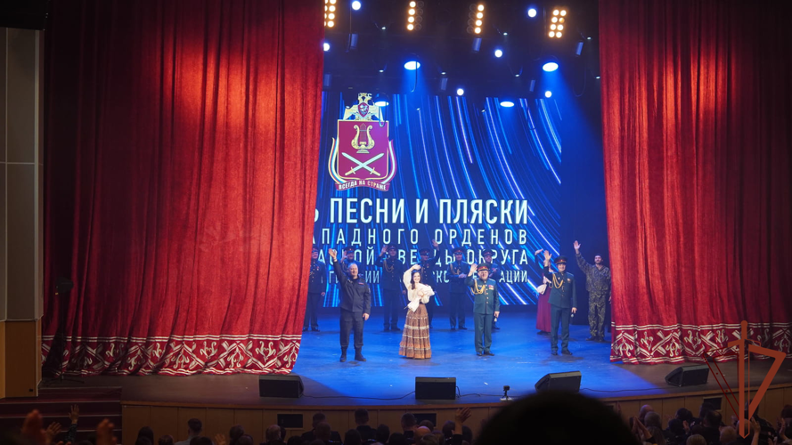 Ансамбль песни и пляски Северо-Западного округа Росгвардии выступил с праздничным концертом в НАО в честь юбилея ведомства