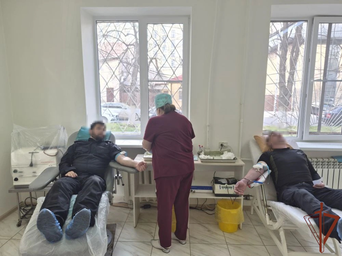 На Северном Кавказе росгвардейцы приняли участие в акциях по сдаче крови в Национальный день донора