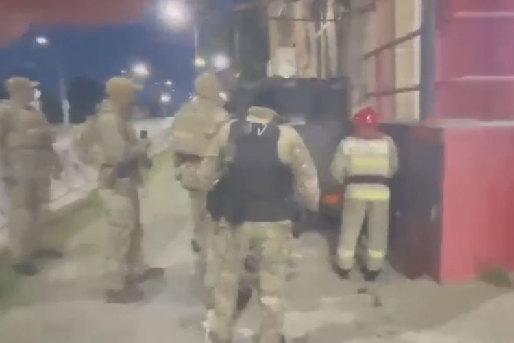 В Югре при участии СОБР «Норд» пресечена деятельность ОПГ, организовавшей работу нелегального игрового клуба (видео)