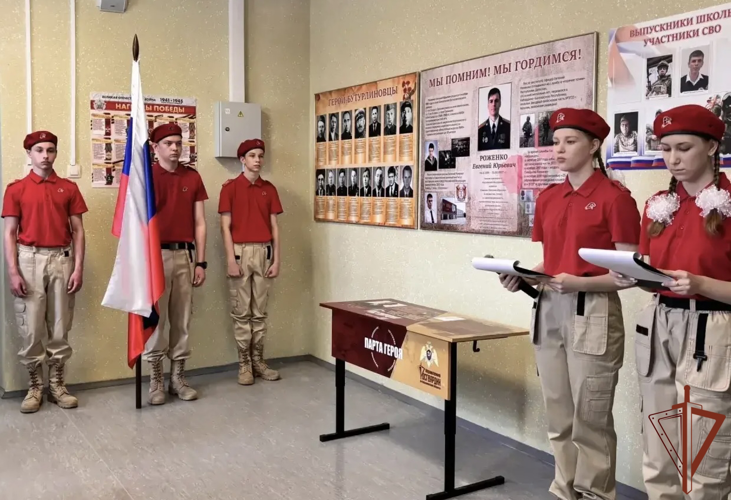 «Парту Героя» в честь кавалера ордена Мужества Евгения Роженко открыли в Воронежской области