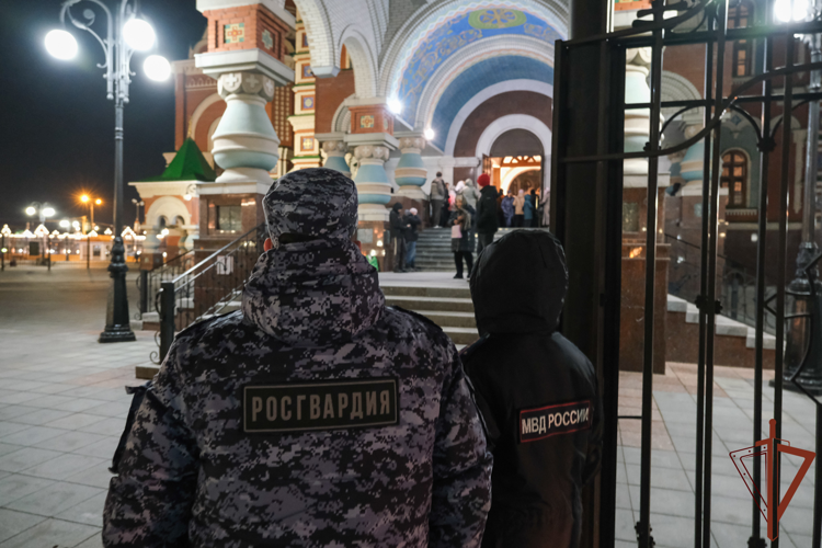 В Приволжье росгвардейцы обеспечили безопасность празднования Пасхи (видео)