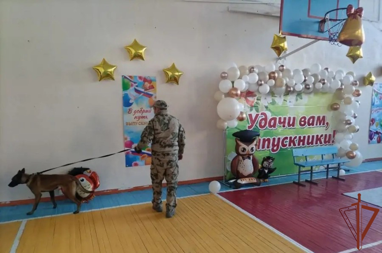 В регионах Сибири при содействии Росгвардии обеспечена безопасность последних звонков