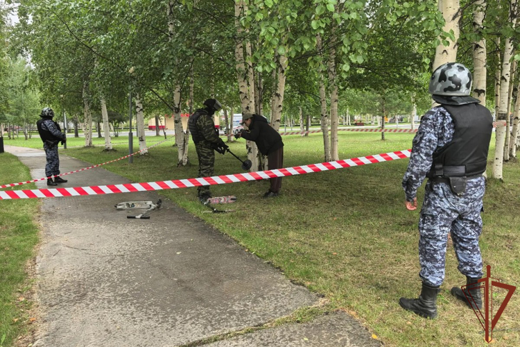 В преддверии учебного года Росгвардия проводит профилактические мероприятия по противодействию терроризму в Югре