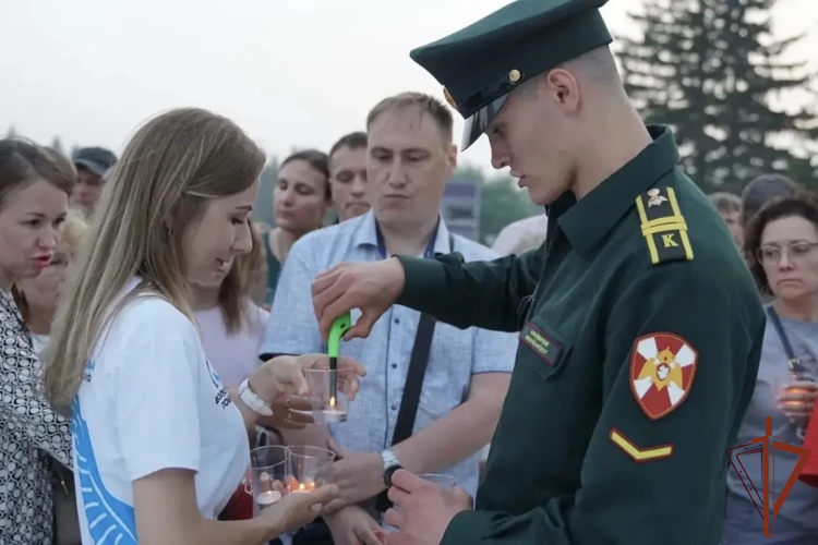 Военнослужащие и сотрудники Сибирского ордена Жукова округа Росгвардии стали участниками торжественных и памятных мероприятий, посвящённых Дню памяти и скорби