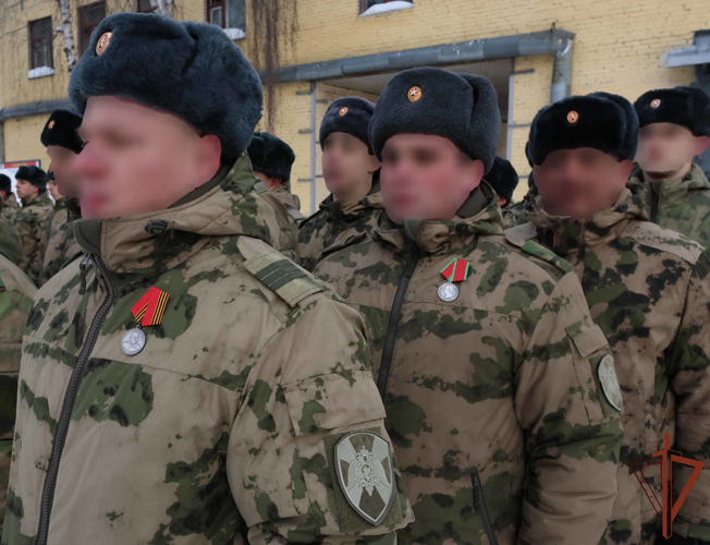 В Центральном округе Росгвардии вручили государственные награды отличившимся военнослужащим