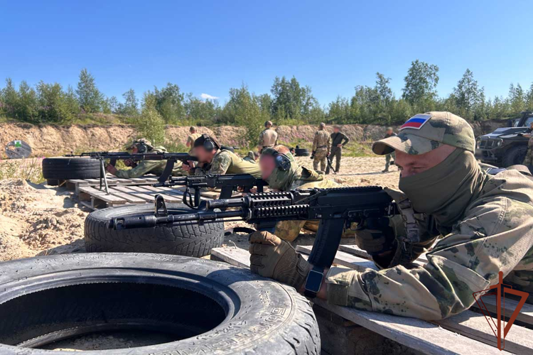 Спецназ Росгвардии повышает боевое мастерство на Урале