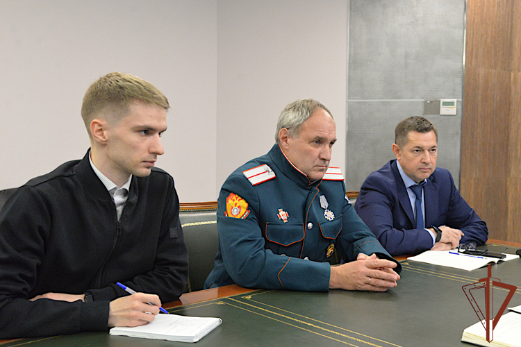 Круглый стол по вопросам патриотического воспитания прошел в территориальном управлении Росгвардии на Ямале
