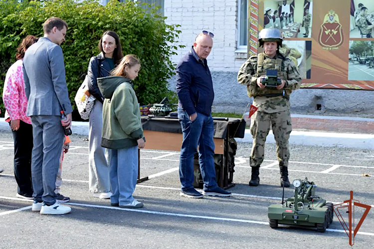 Кинологический центр Уральского округа Росгвардии открыл двери ко Дню солидарности в борьбе с терроризмом