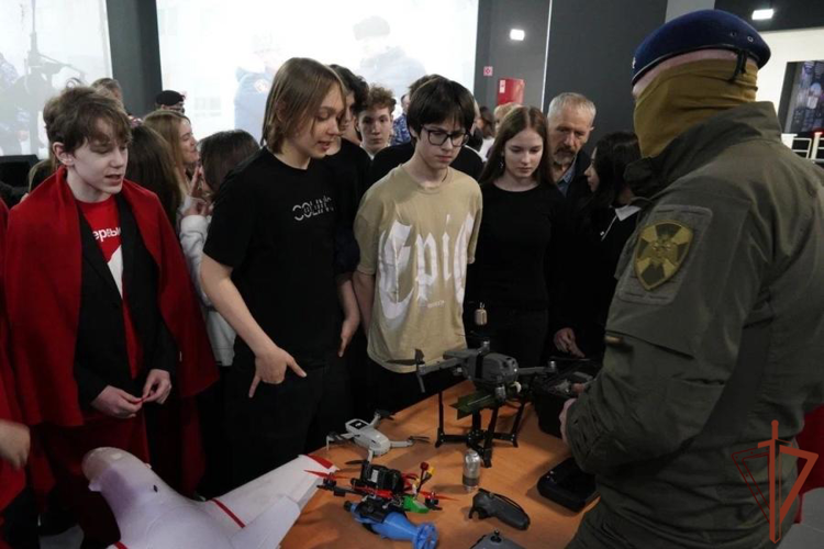 На Урале ко Дню Росгвардии в историческом парке «Россия — моя история. Югра» открылась тематическая фотовыставка