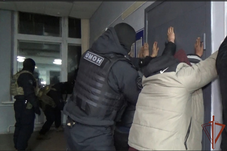 При силовой поддержке ОМОН Росгвардии в Хабаровске проведены рейды по соблюдению миграционного законодательства