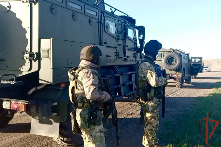 Сотрудники и военнослужащие Росгвардии принимают участие в розыске особо опасного преступника в Оренбургской области (видео)