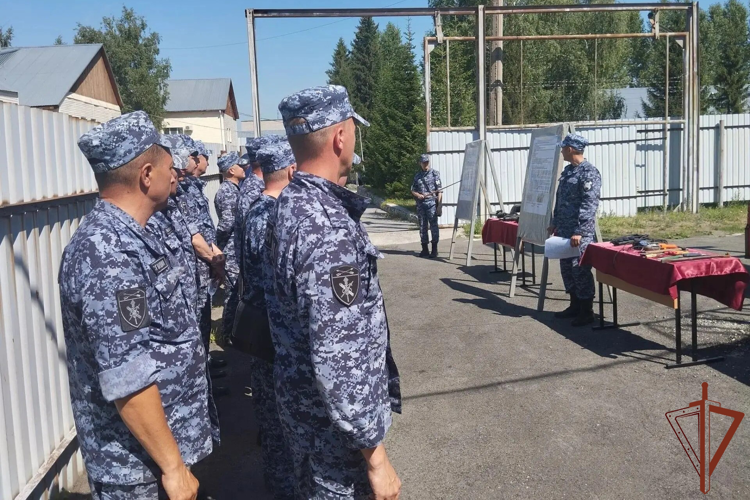 В Сибирском округе Росгвардии начался летний период подготовки