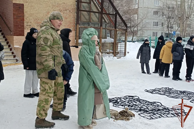 Росгвардейцы провели профориентационные мероприятия с подрастающим поколением в регионах Сибири