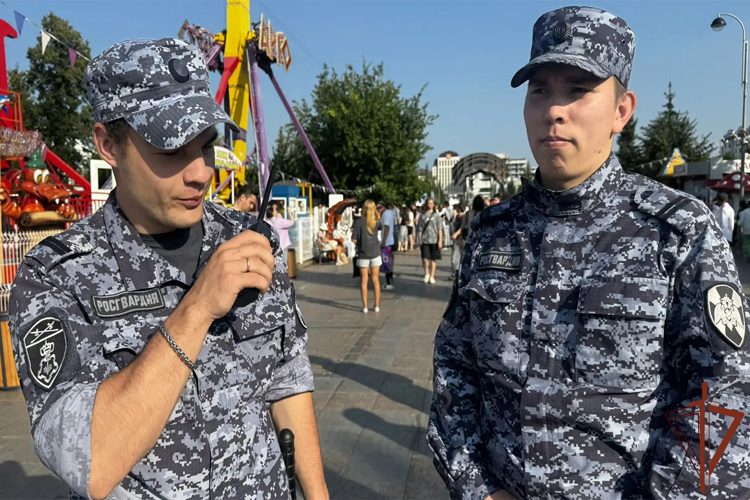 Росгвардия продолжает обеспечивать безопасность торжественных, культурных и спортивных мероприятий в Уральском федеральном округе