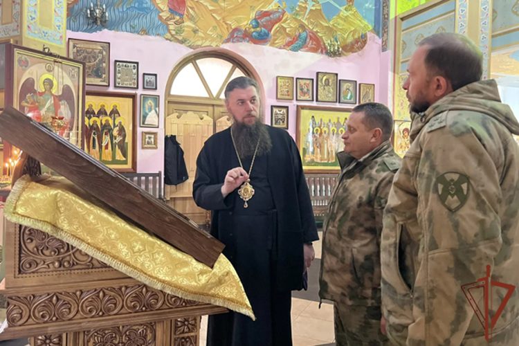 Военнослужащие ОГВ(с) посетили кафедральный собор Архангела Михаила в Грозном