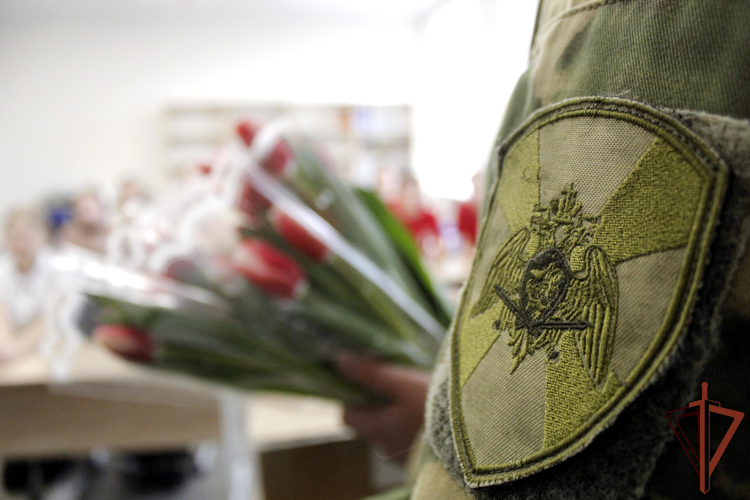 К празднованию Международного женского дня присоединились в Южном округе Росгвардии