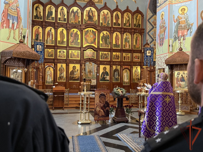 Самарским росгвардейцам вручили походный стяг Владимирской иконы Божией Матери