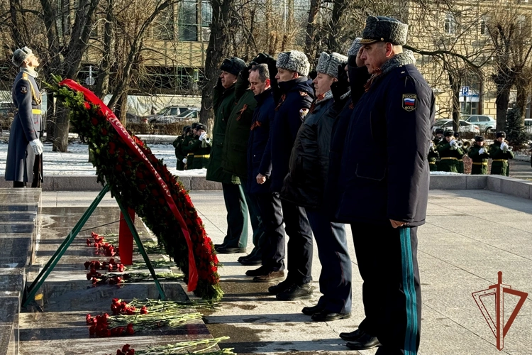 Росгвардейцы приняли участие в мероприятиях, приуроченных к 83-й годовщине победы в Сталинградской битве