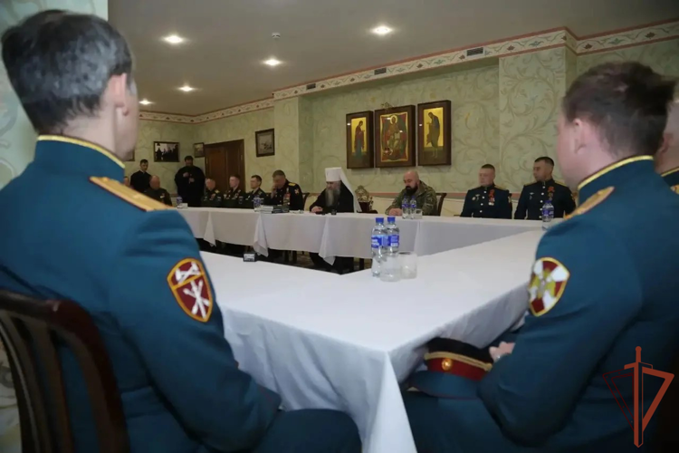 Митрополит Нижегородский и Арзамасский Георгий встретился с росгвардейцами – участниками специальной военной операции (видео)