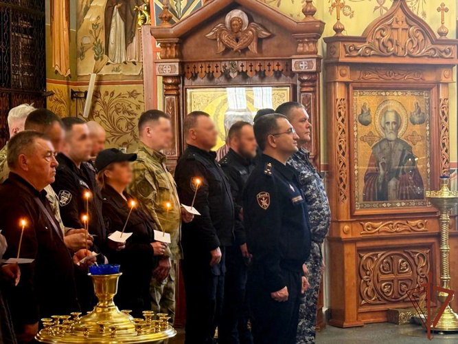Самарским росгвардейцам вручили походный стяг Владимирской иконы Божией Матери