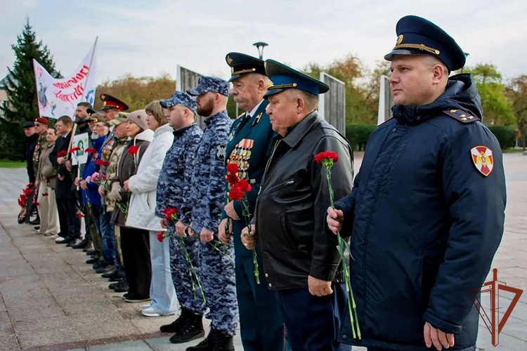 Росгвардейцы в Тюмени стали участниками патриотического автопробега