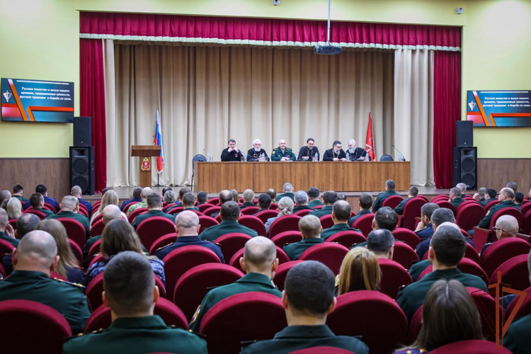 Военнослужащие Северо-Западного округа Росгвардии встретились со священнослужителями Русской Православной Церкви
