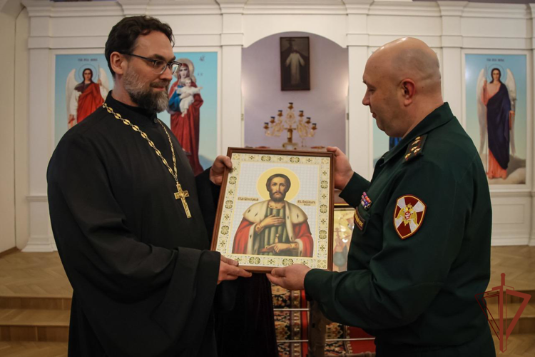 Военнослужащие Северо-Западного округа Росгвардии встретились со священнослужителями Русской Православной Церкви