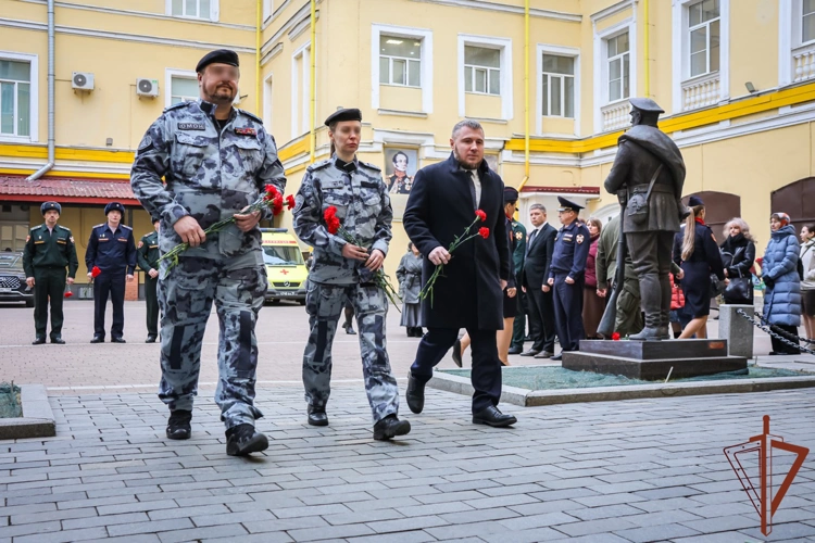 В Санкт-Петербурге прошла встреча с членами семей росгвардейцев, погибших при выполнении воинского и служебного долга