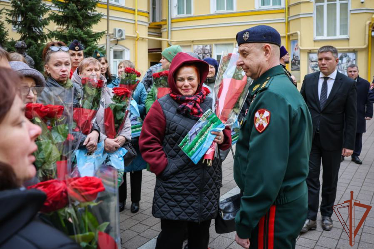 В Санкт-Петербурге прошла встреча с членами семей росгвардейцев, погибших при выполнении воинского и служебного долга