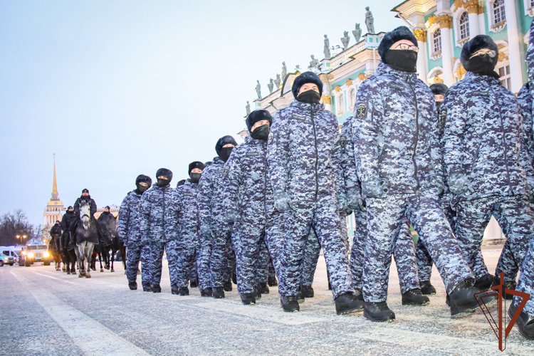 В Санкт-Петербурге росгвардейцы приняли участие в общегородском разводе на службу