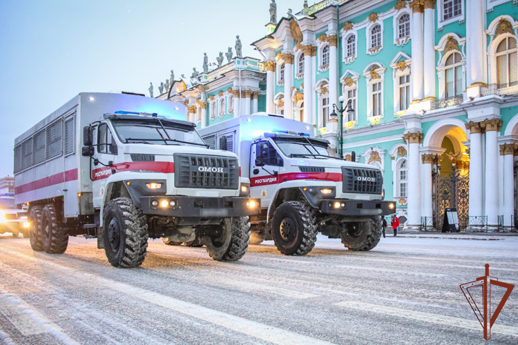В Санкт-Петербурге росгвардейцы приняли участие в общегородском разводе на службу