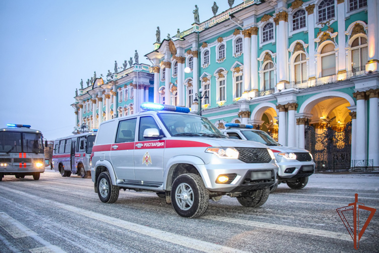 В Санкт-Петербурге росгвардейцы приняли участие в общегородском разводе на службу