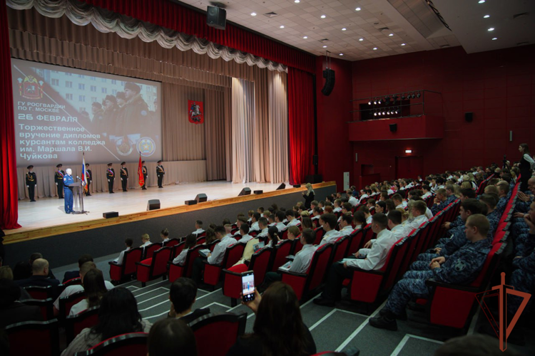 В столичном главке Росгвардии прошел торжественный выпуск курсантов подшефного колледжа (видео)