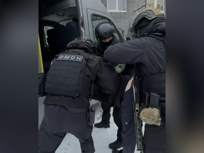 В Мурманской области при силовой поддержке спецназа Росгвардии задержаны обвиняемые в совершении нападения на сотрудника полиции