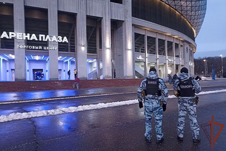 Сотрудники и военнослужащие Росгвардии обеспечили безопасность спортивных мероприятий в Москве (видео)