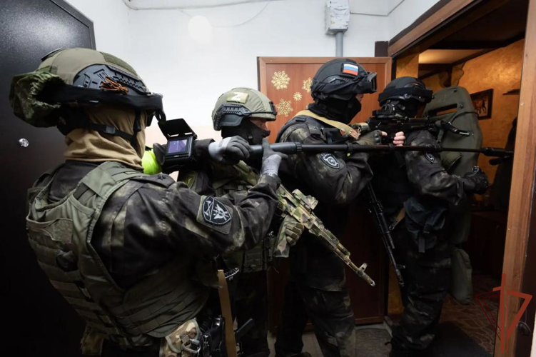 В Саратовской области при содействии спецназа Росгвардии изъята крупная партия наркотиков растительного происхождения