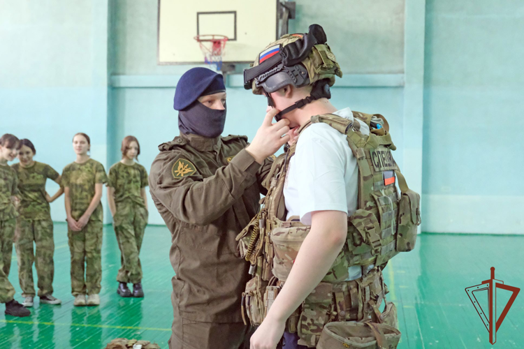 Росгвардия продолжает проводить патриотические и просветительские мероприятия в регионах Сибири