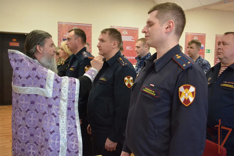 Росгвардейцы приняли участие в праздничных духовно-патриотических мероприятиях на Урале