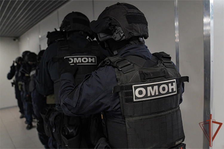 При содействии спецназа Росгвардии выявлены нарушители миграционного законодательства в Москве (видео)