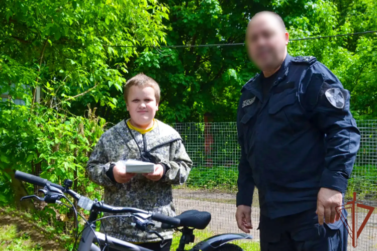 В Международный день защиты детей сотрудники спецподразделения Росгвардии исполнили мечту школьника из Подмосковья