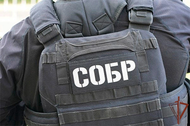 При силовой поддержке спецназа Росгвардии в Москве пресечен незаконный оборот средств платежей